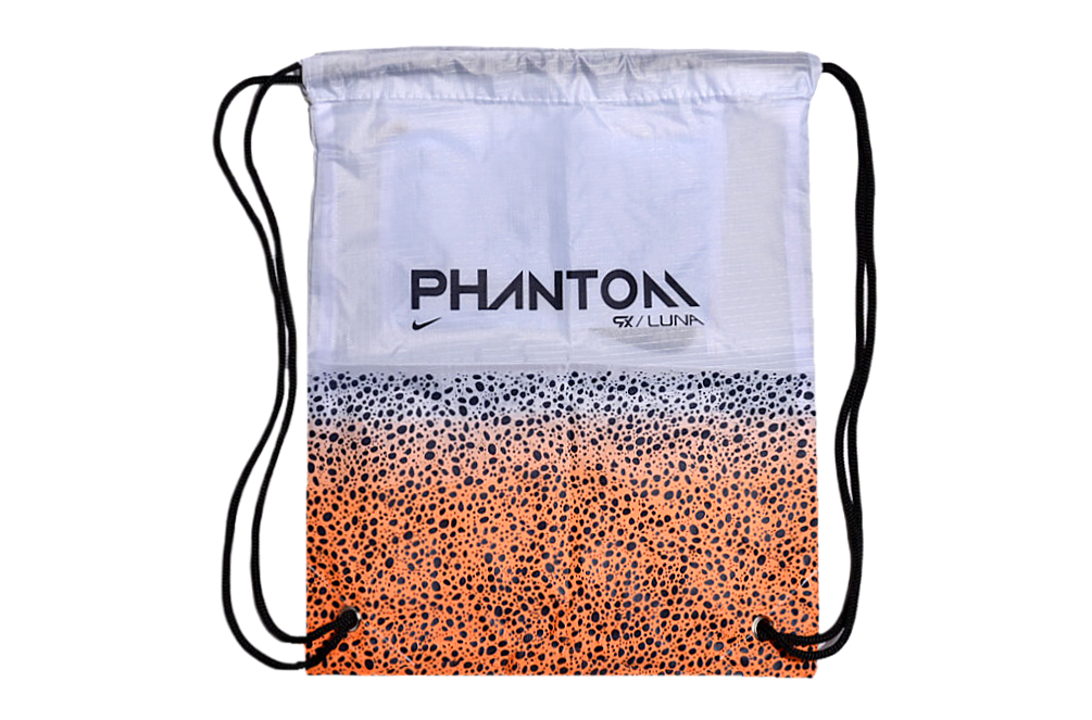 Phantom Luna – Blanc Pixel